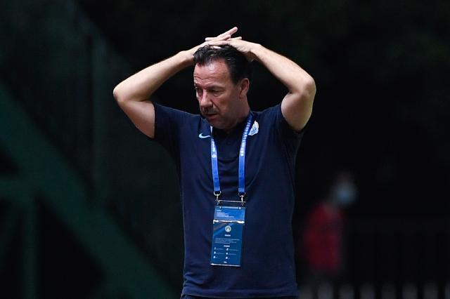 开云体育官网-不败争冠输球保级 范帅调侃：我想派上12名球员