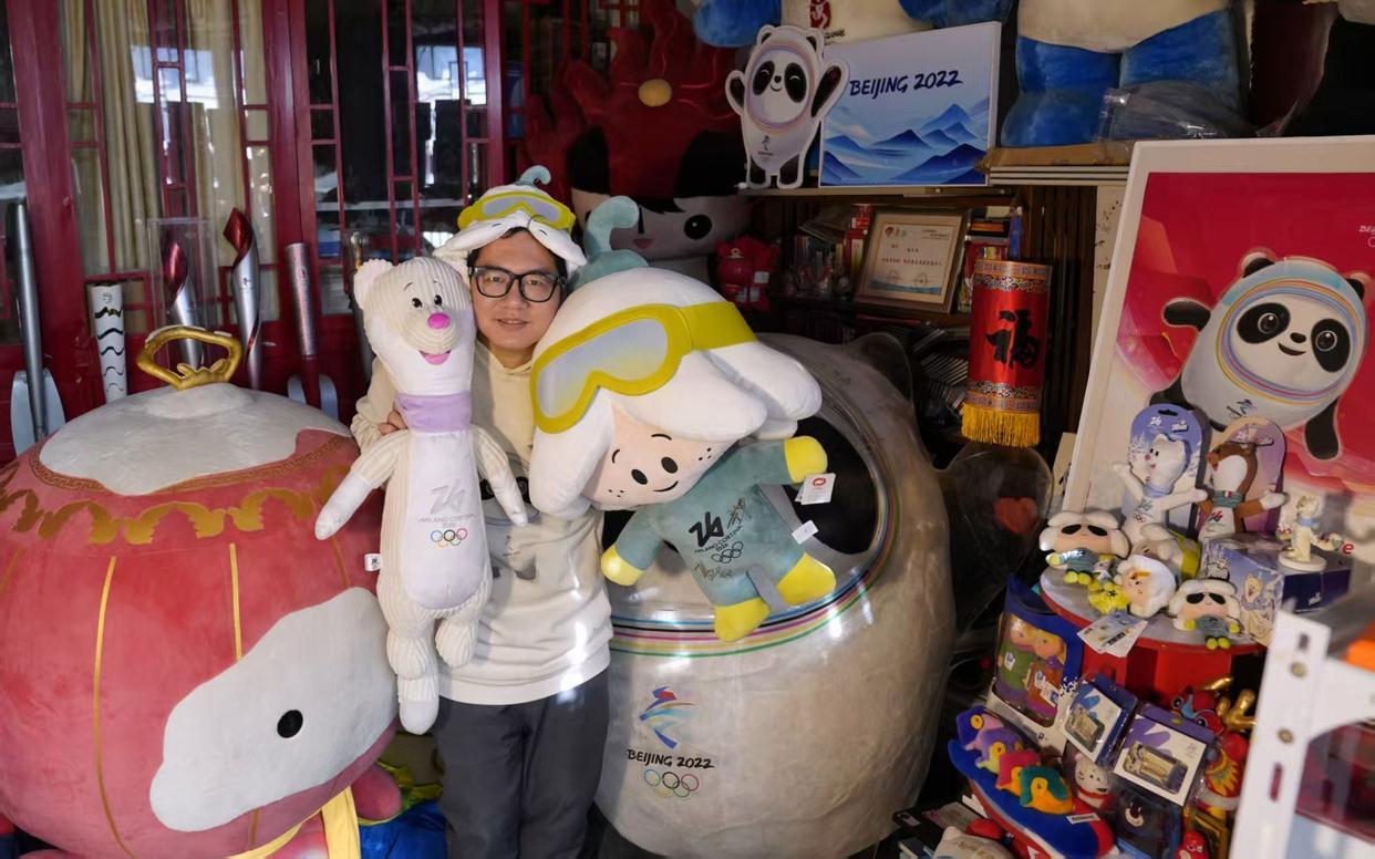 开云体育官网-冬奥会米兰站传递圣火第一棒，是北京双奥志愿者