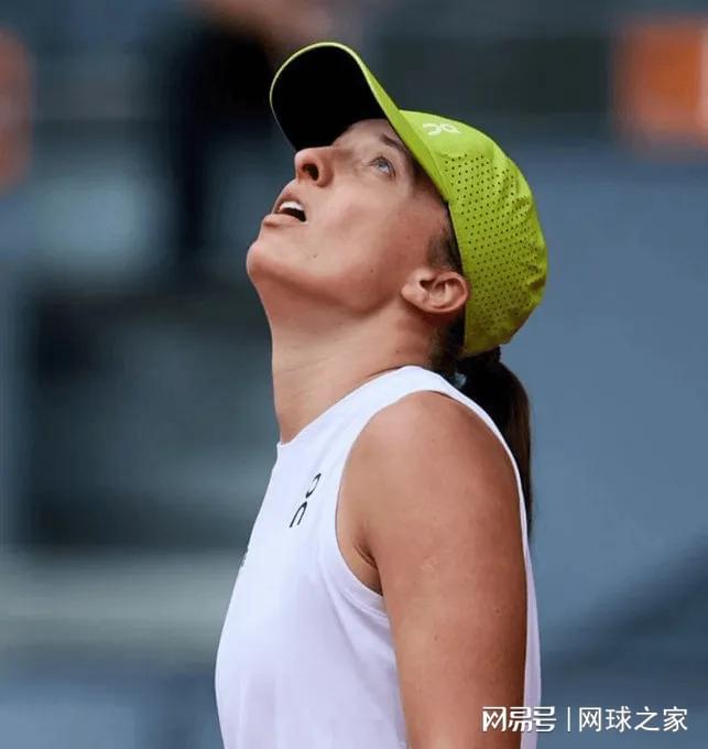 开云体育官网-斯瓦泰克不敌莱巴金娜全满贯梦想破碎，网友：双巴大战要来了